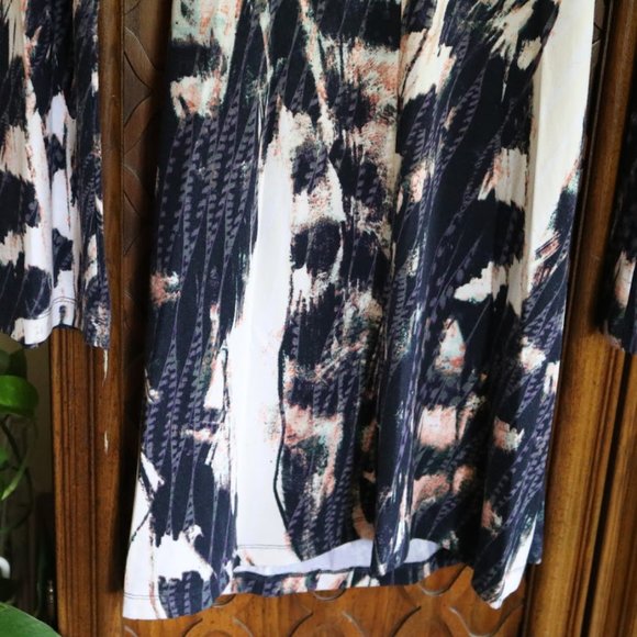 TART Collections Bell Sleeve Printed Surplice Dress - Size XS, NWT! - Picture 12 of 16